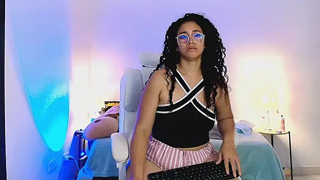 Isabella_Sophia19 webcam