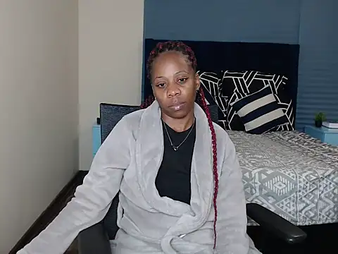 QUEENMANDYY webcam