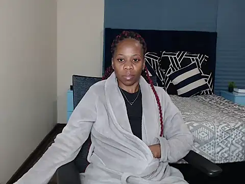 QUEENMANDYY webcam