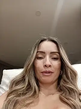 Loly_Horny webcam