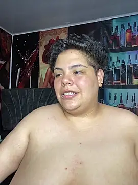 Hailey_Curvy webcam