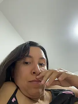 emely_sexx20 webcam