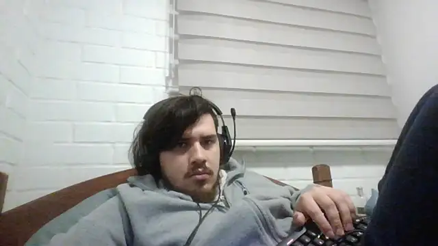 hung_weeb webcam