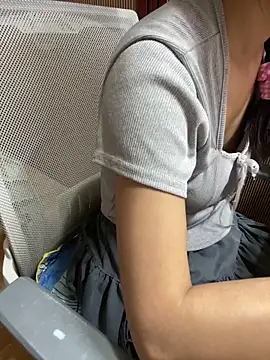 Mina048 webcam