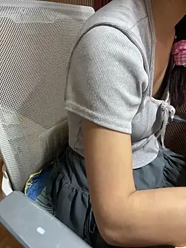 Mina048 webcam
