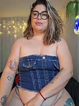 Juliietha_servas webcam
