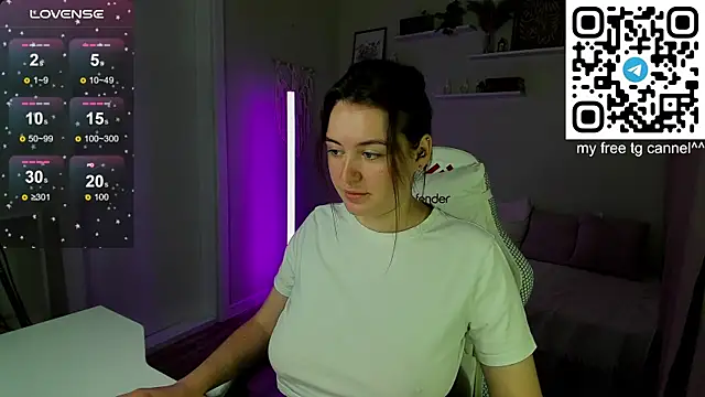 Laura_CollinsS webcam