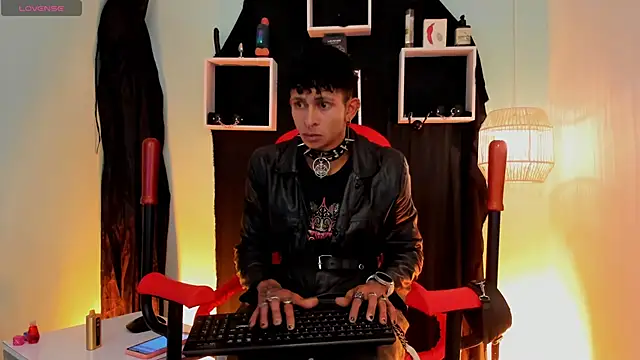 Maximoking26 webcam