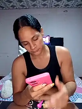 cieloo_777 webcam
