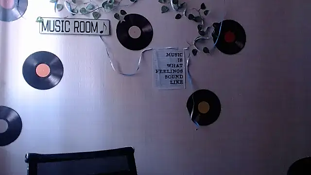 Crimson_Bite webcam