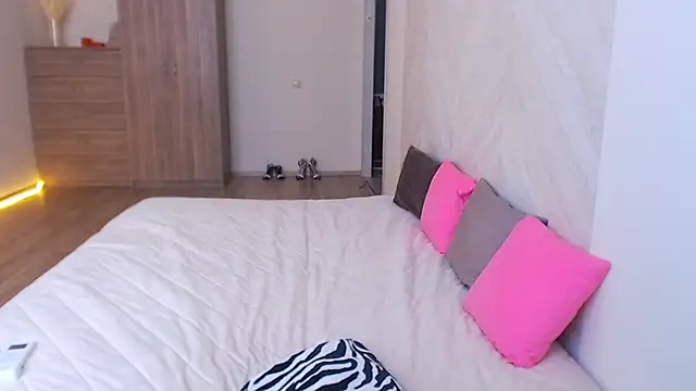 Watch Magic_Eyes__ live on EroticFlix - High definition streams