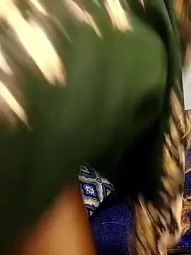 Cute_shy_Linda webcam