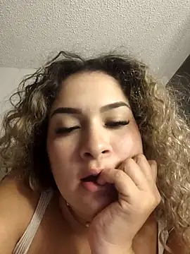 Sara_smiiith211 webcam