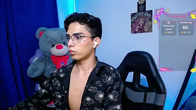OwenBluee webcam