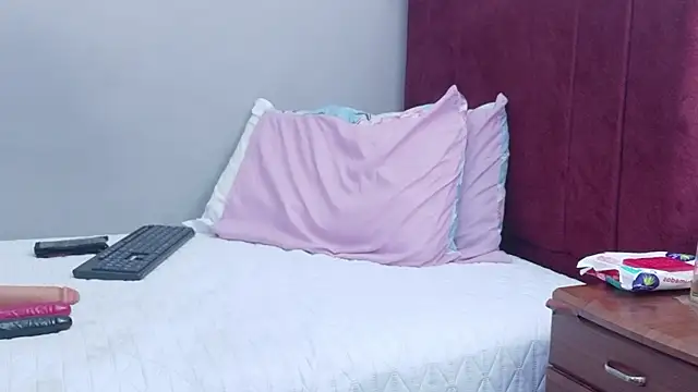 cutepetitee webcam