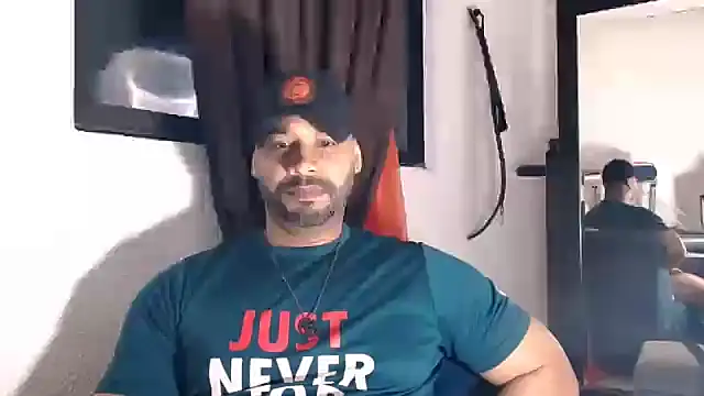 musclehetero webcam