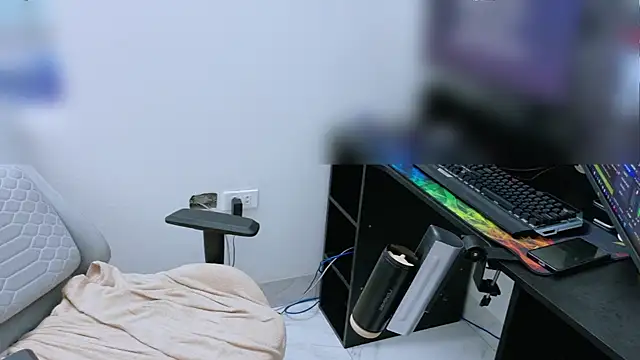 k-u-r webcam
