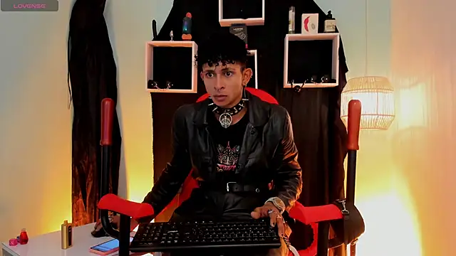 Maximoking26 webcam