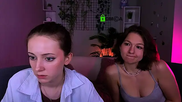 chloe_ley webcam
