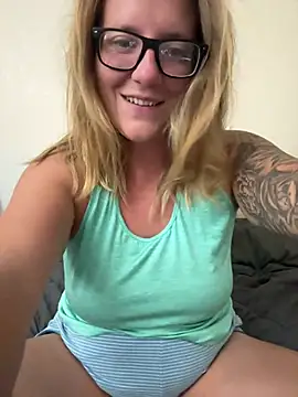 _ElizabethLove_ live cam