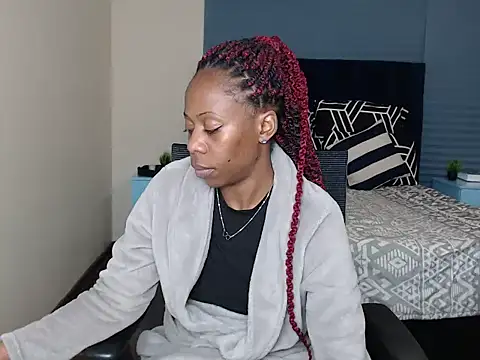 QUEENMANDYY webcam