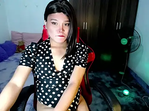 sofiathe1st live sex cam