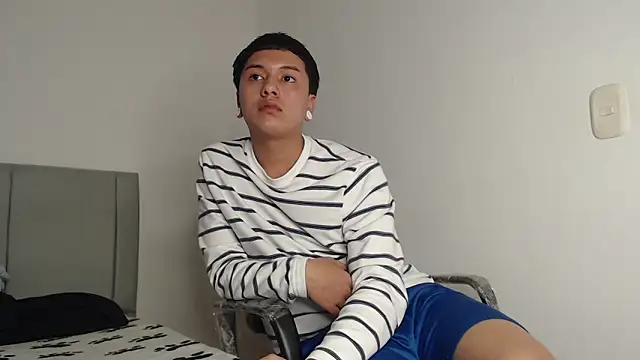 Owenn__blueee live cam on StripChat