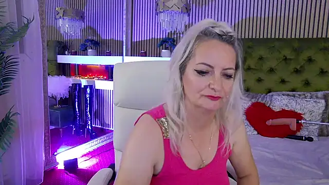 LadyTouch live cam on StripChat
