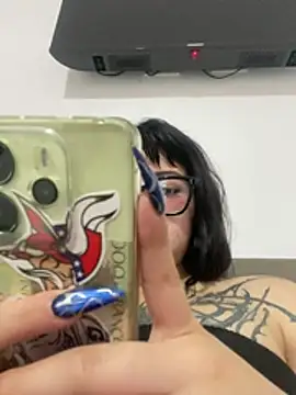 MennaLee_ webcam
