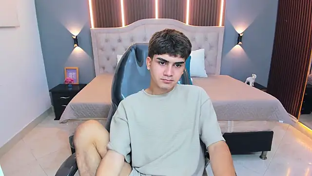 Tommy18__ webcam