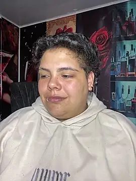 Hailey_Curvy webcam