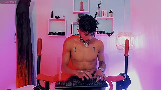 Maximoking26 webcam