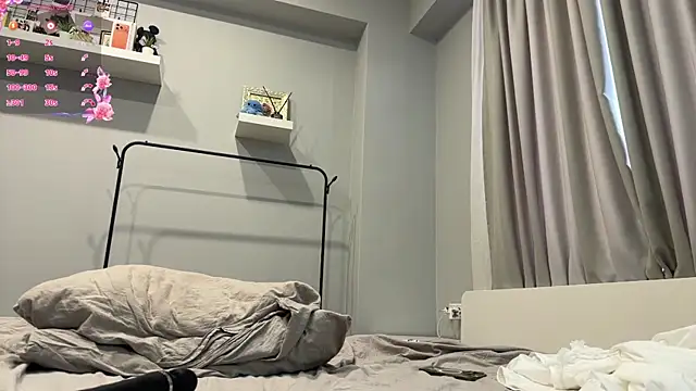 selena_favn webcam