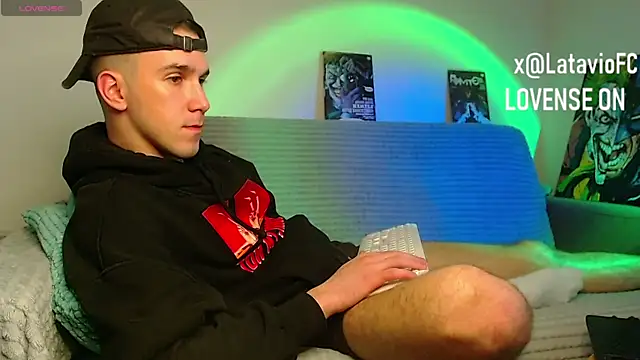 Midnighter_ webcam