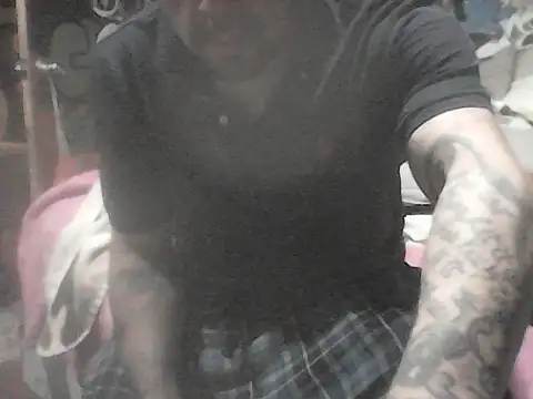 Twoslipperywhenwett webcam