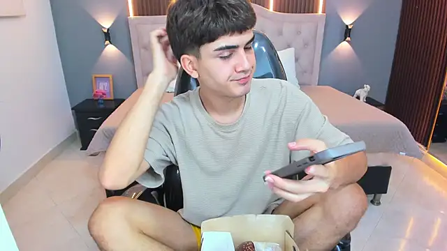 Tommy18__ webcam