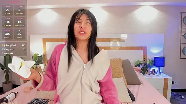 Violettaa_Stone live cam preview on Stripchat