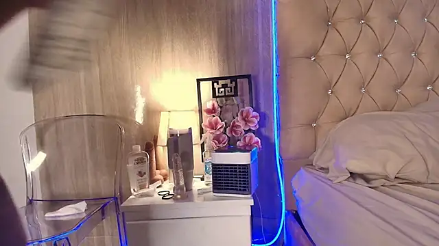 Maddyluxe webcam