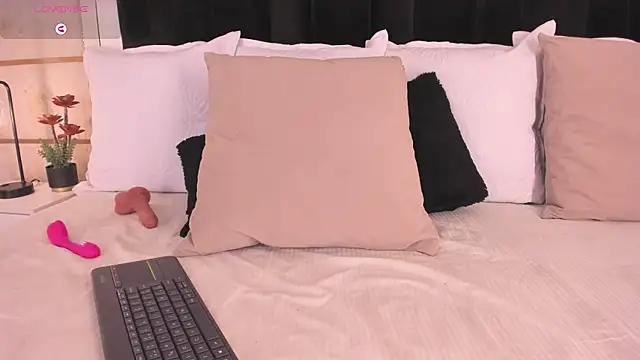 Crystal_Rose__ webcam