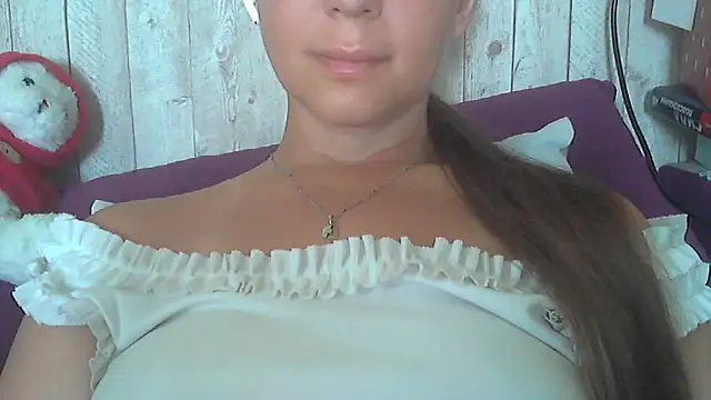 Bella--White webcam