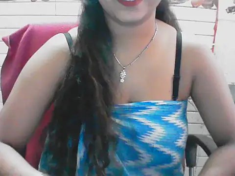 LovingPihu webcam