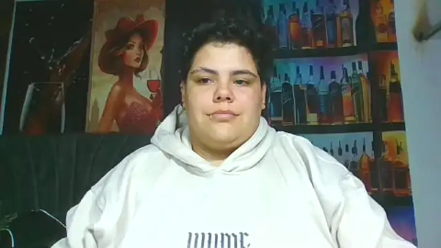 Hailey_Curvy live cam