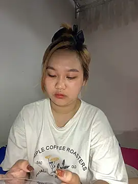 Almira6868 webcam