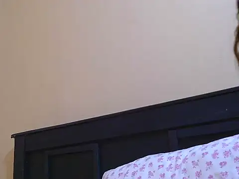 kinkydolll live cam on StripChat