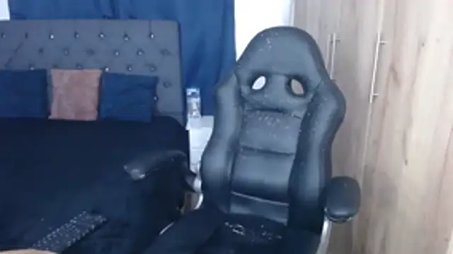 nati_muscle webcam