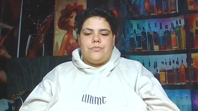 Hailey_Curvy live cam