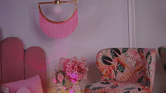 ElsaYoung live sex cam
