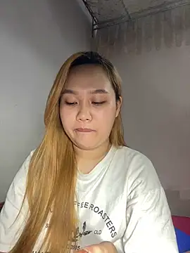 Almira6868 webcam