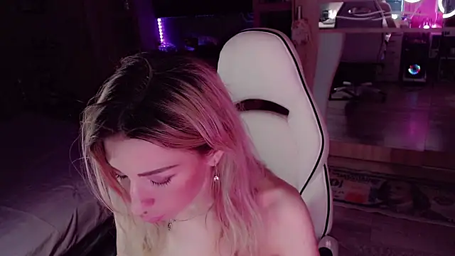 AnnieGOld_ webcam