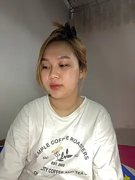 Almira6868 webcam